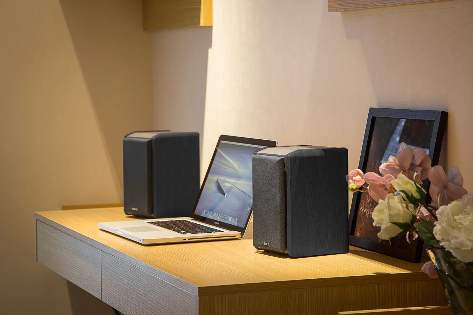Bt Edifier - 24 - Vinyl W Edifier Speakers