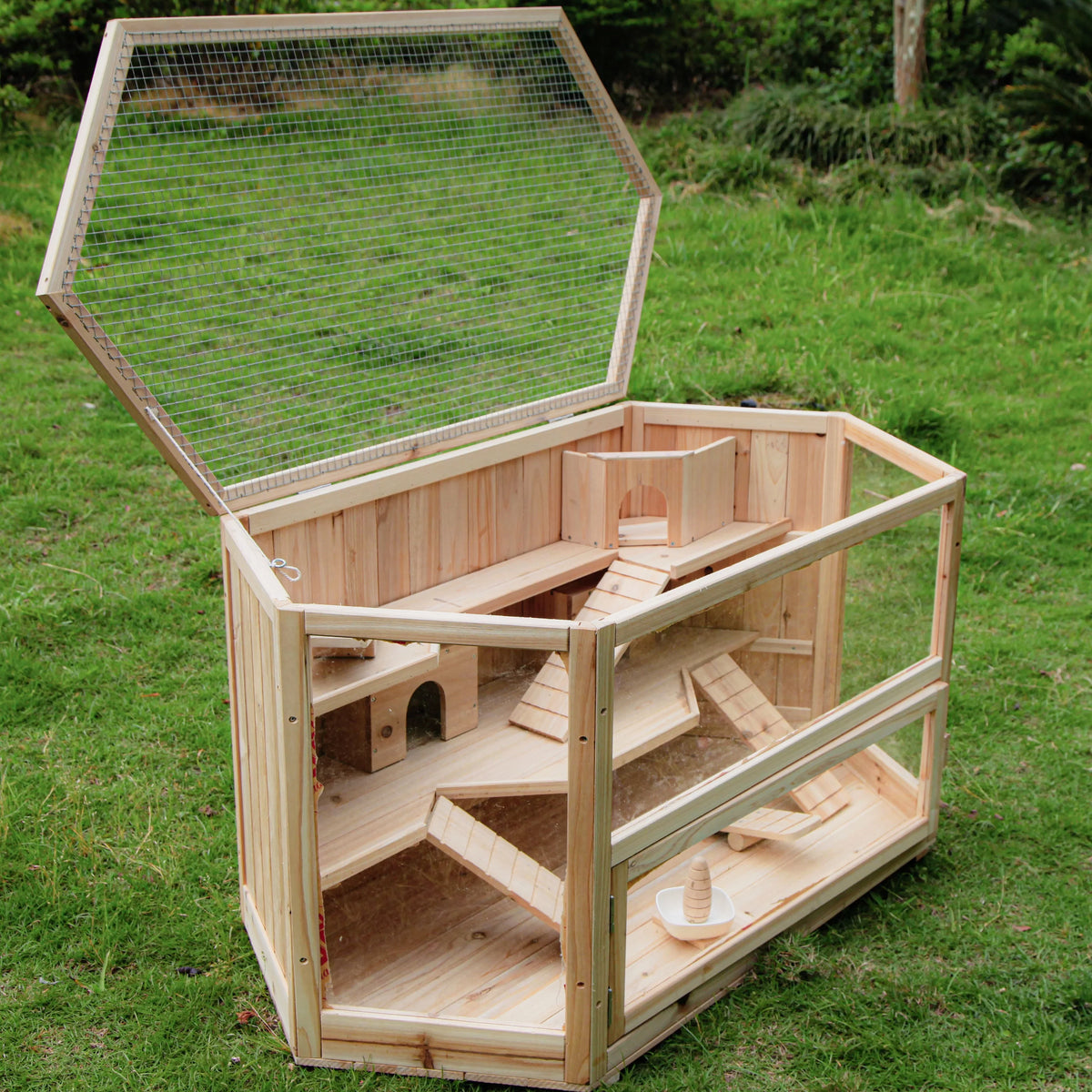 WHC001 Pig, Hamster ALEKO Guinea Wood Deluxe Mansion, 3-Tier Fir Large
