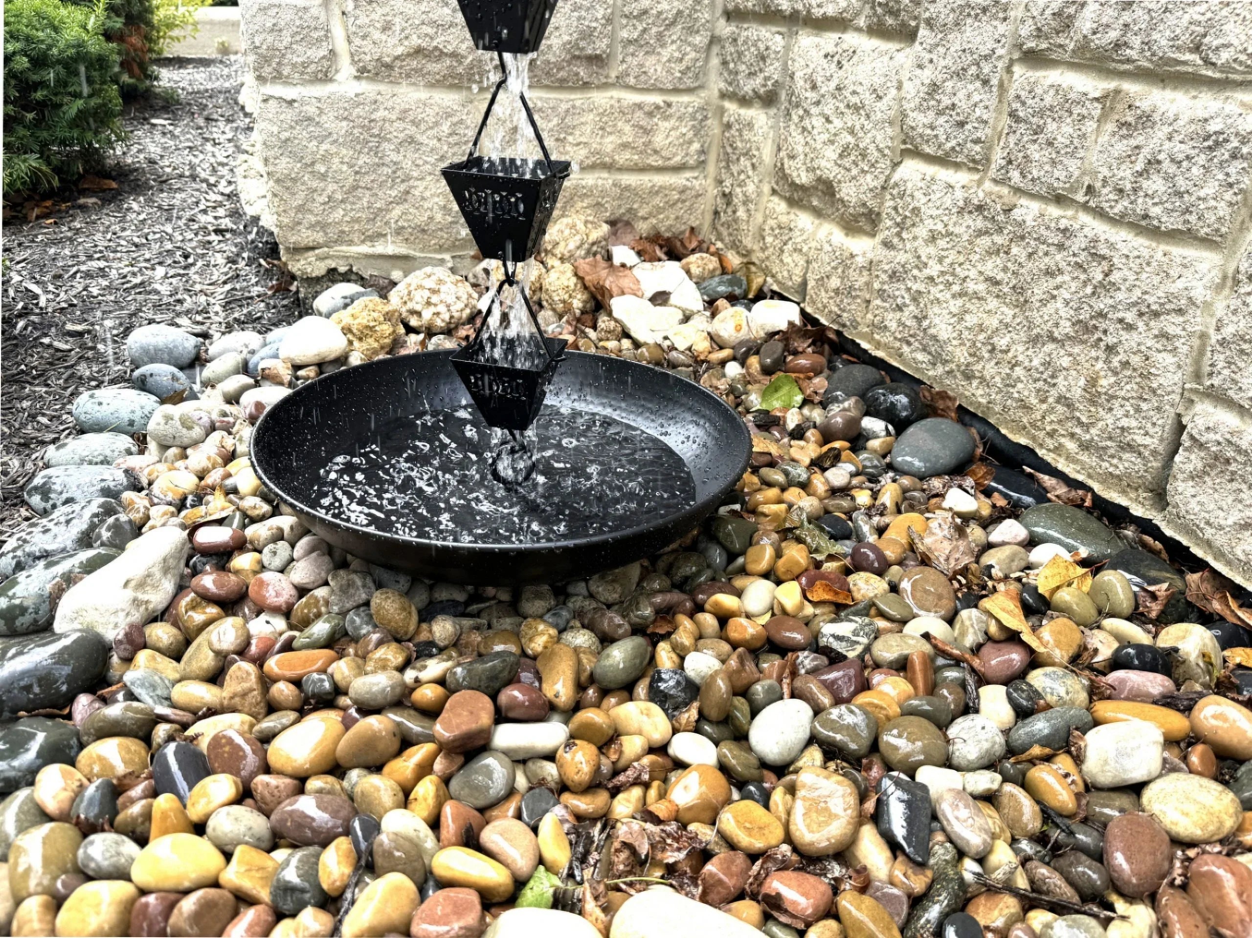Catch Installation, Coated, Anchoring Rain Bird U-nitt Black Powder Gutter 16" Decorative A A Roof for Chains Hammered, Bath/Birdbath, 976BLK Rain Fountain, Basin/Receptacle/Bowl/Dish/Anchor, Chain