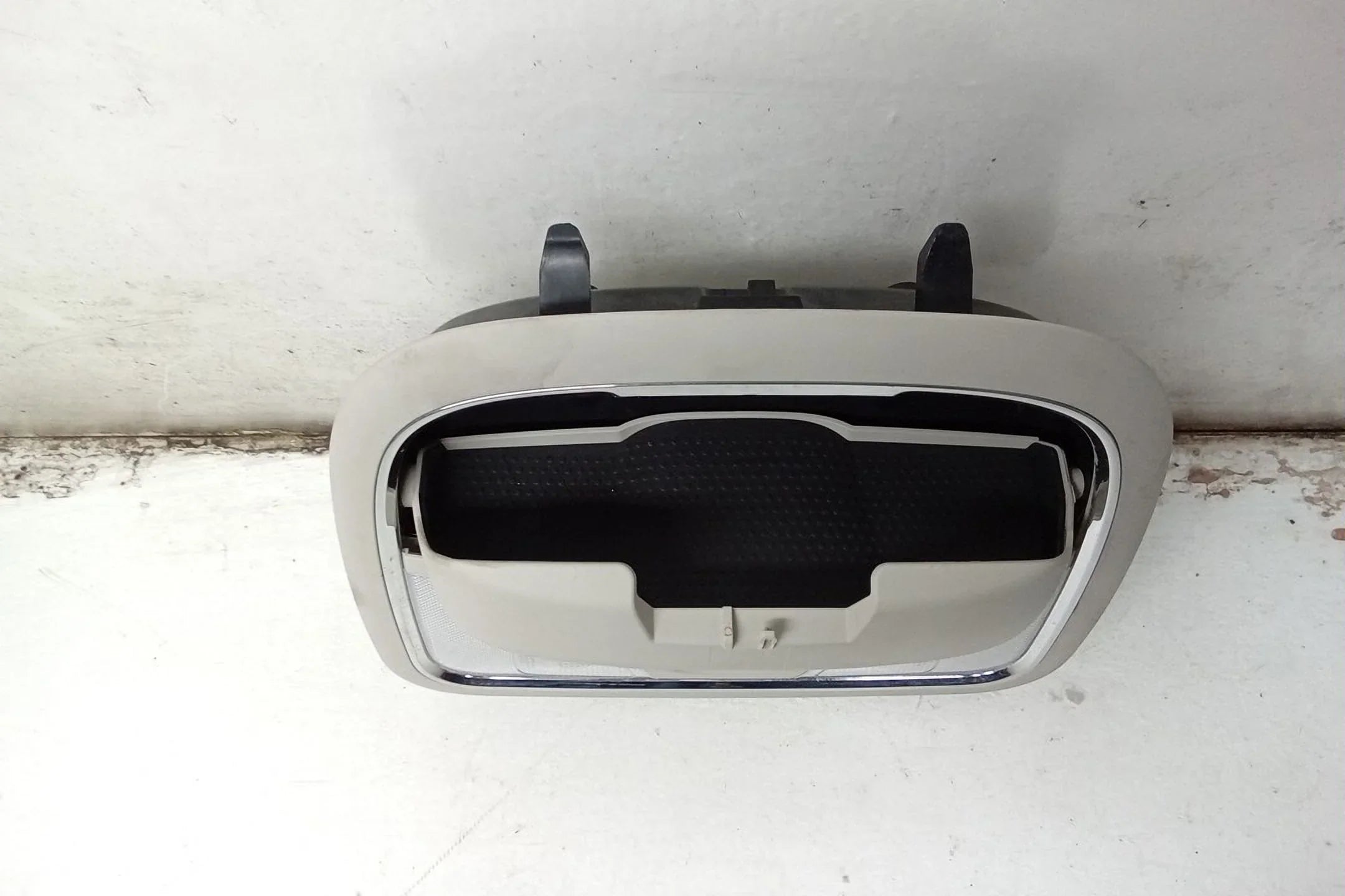 Console Overhead Cherokee (Good) Roof OEM Jeep 15 2015 Pre-Owned