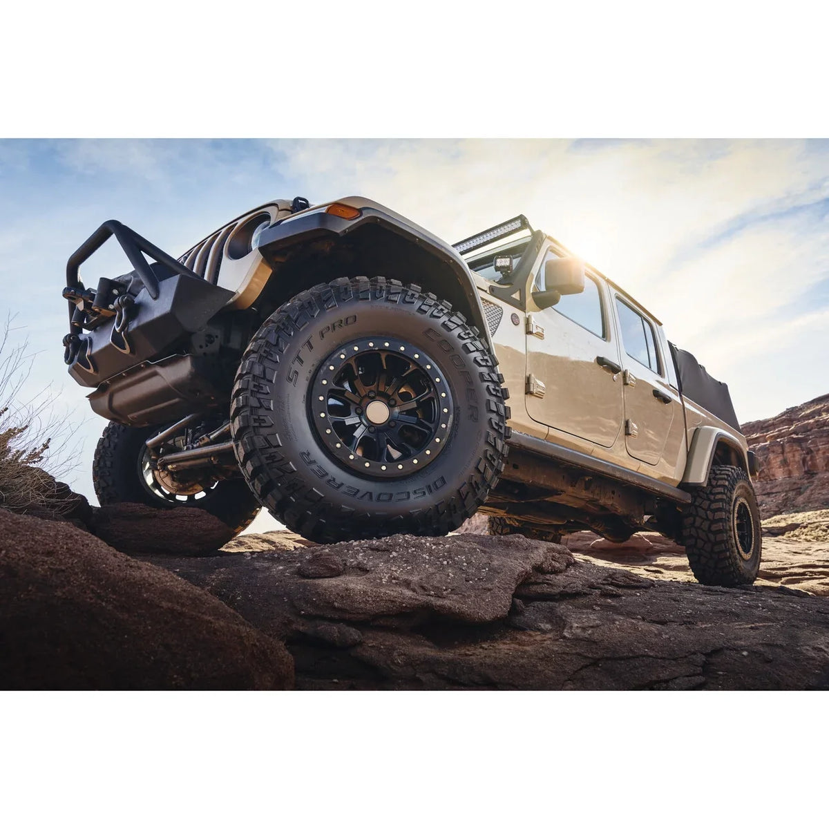 Sierra Tire 2019-23 Pro Boss, Chevrolet Discoverer Cooper Fits: 1500 1500 STT GMC Silverado LT All-Season 2019-21 LT275/65R18 AT4 Trail 123Q